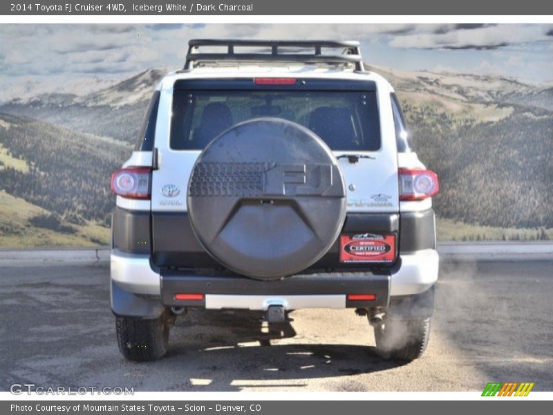 Iceberg White / Dark Charcoal 2014 Toyota FJ Cruiser 4WD