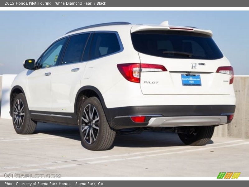 White Diamond Pearl / Black 2019 Honda Pilot Touring