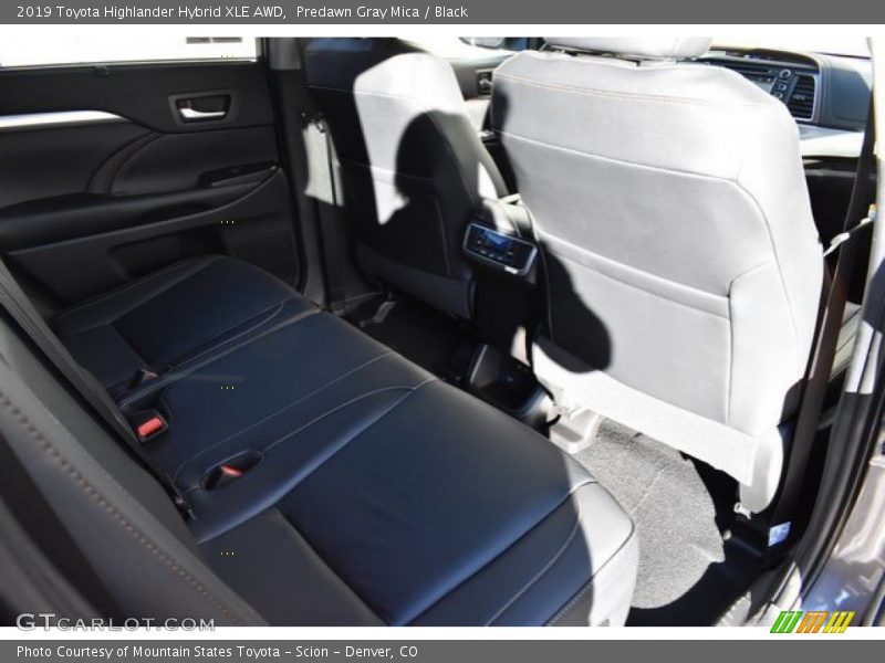 Predawn Gray Mica / Black 2019 Toyota Highlander Hybrid XLE AWD