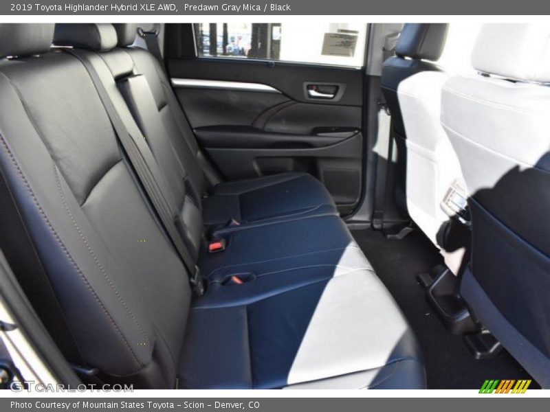 Predawn Gray Mica / Black 2019 Toyota Highlander Hybrid XLE AWD