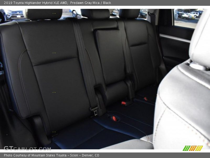 Predawn Gray Mica / Black 2019 Toyota Highlander Hybrid XLE AWD