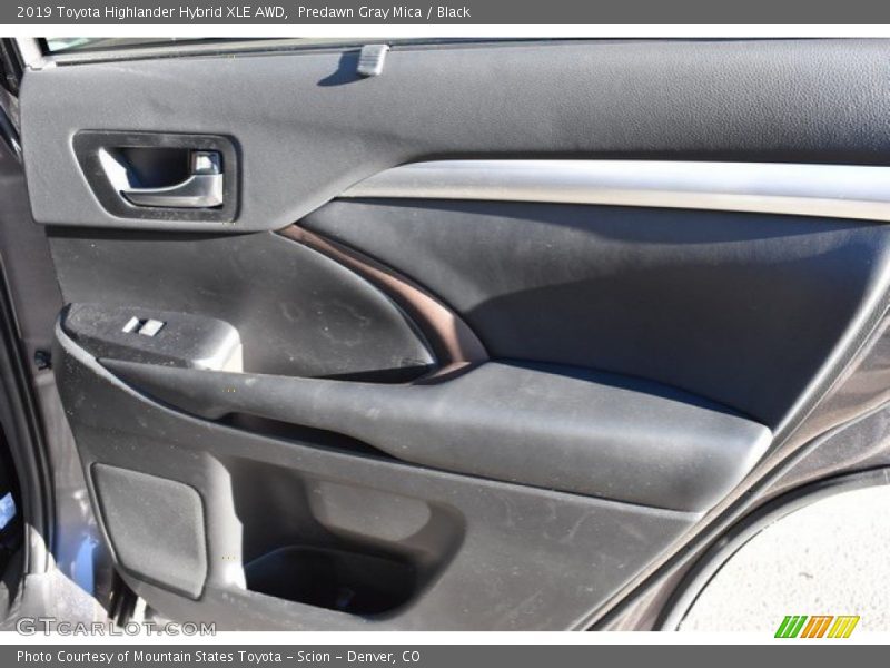 Predawn Gray Mica / Black 2019 Toyota Highlander Hybrid XLE AWD