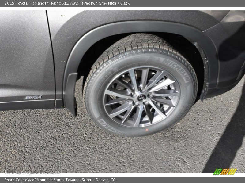 Predawn Gray Mica / Black 2019 Toyota Highlander Hybrid XLE AWD