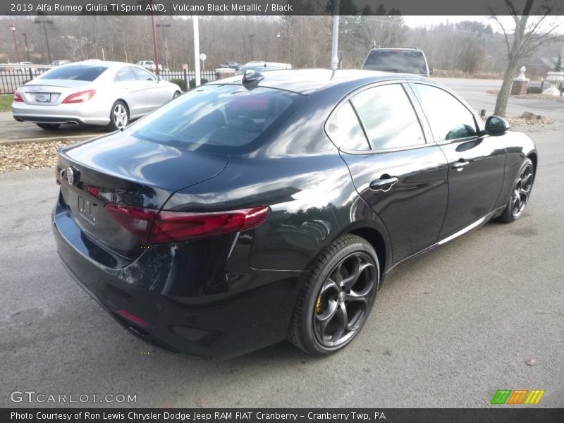 Vulcano Black Metallic / Black 2019 Alfa Romeo Giulia Ti Sport AWD