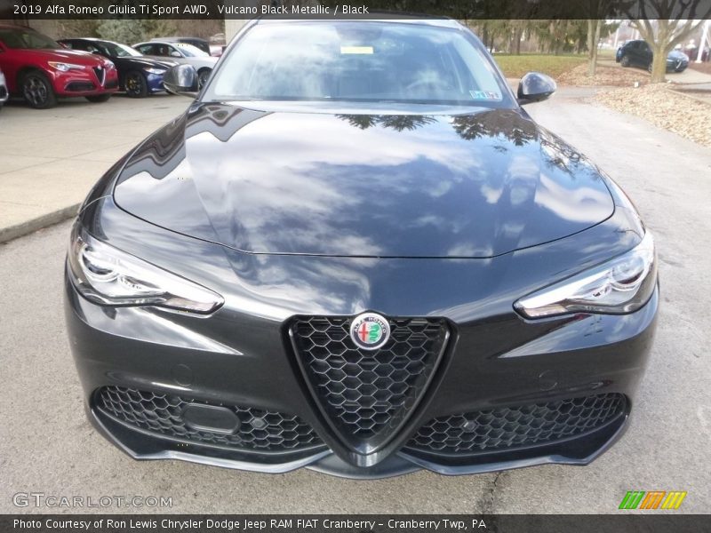 Vulcano Black Metallic / Black 2019 Alfa Romeo Giulia Ti Sport AWD