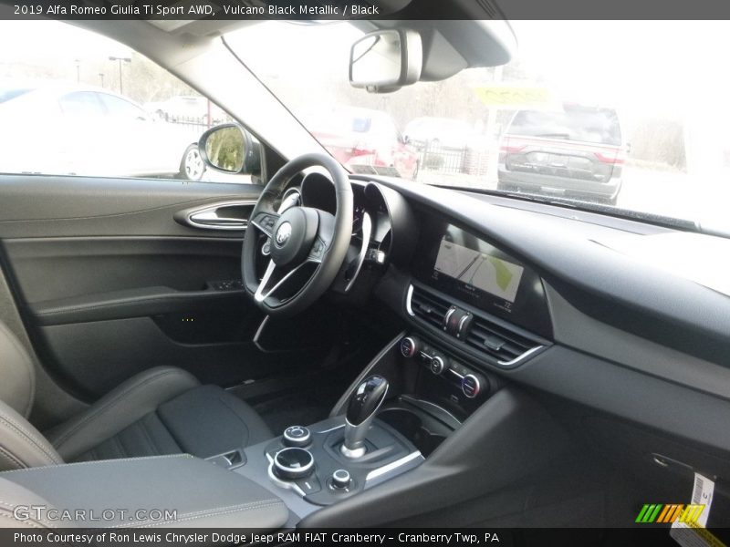 Vulcano Black Metallic / Black 2019 Alfa Romeo Giulia Ti Sport AWD
