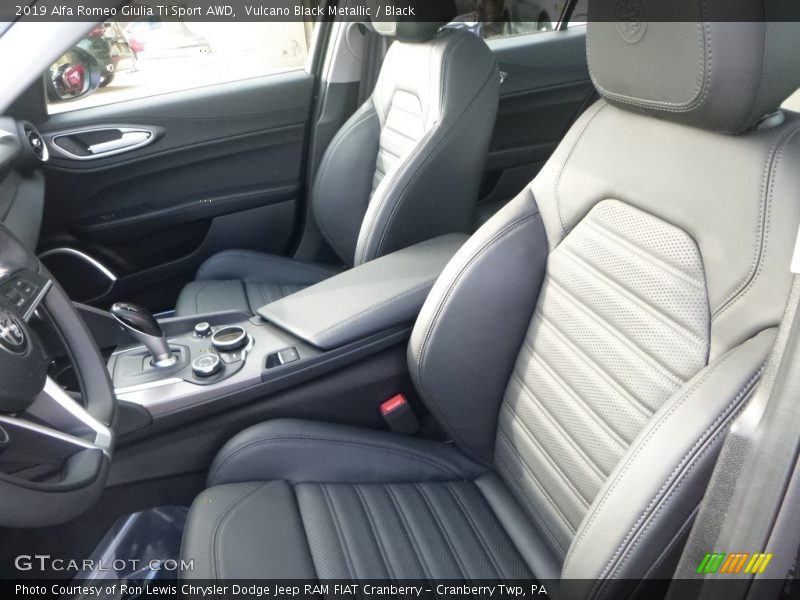 Vulcano Black Metallic / Black 2019 Alfa Romeo Giulia Ti Sport AWD