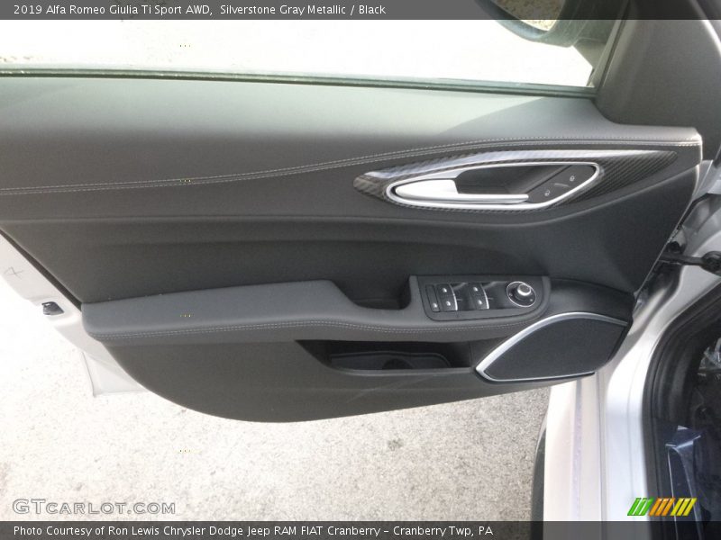 Silverstone Gray Metallic / Black 2019 Alfa Romeo Giulia Ti Sport AWD