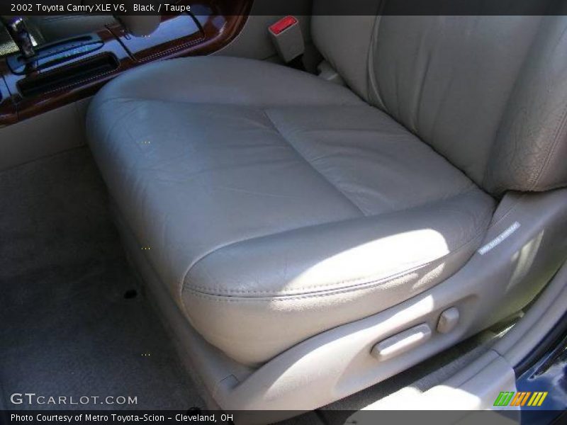 Black / Taupe 2002 Toyota Camry XLE V6