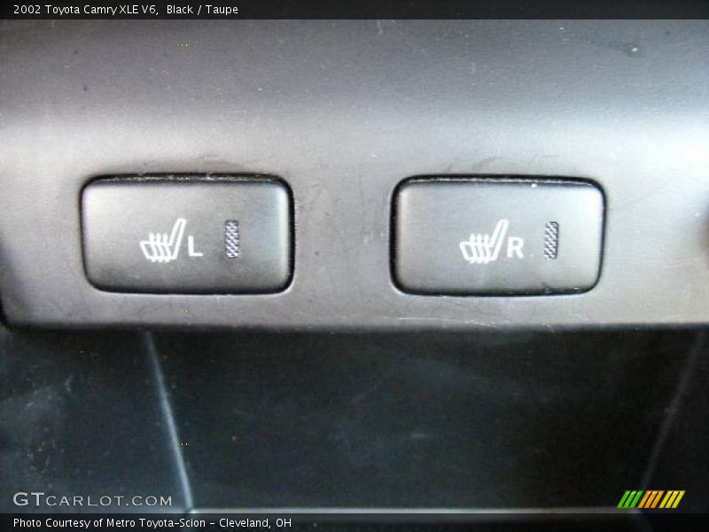 Black / Taupe 2002 Toyota Camry XLE V6