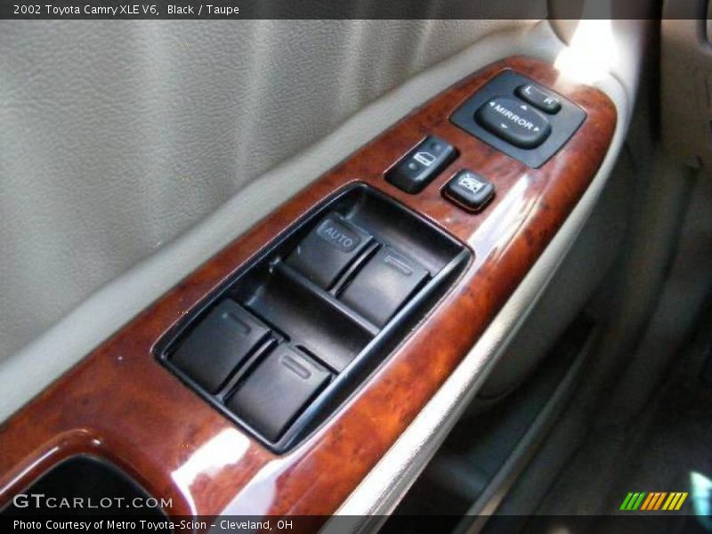 Black / Taupe 2002 Toyota Camry XLE V6