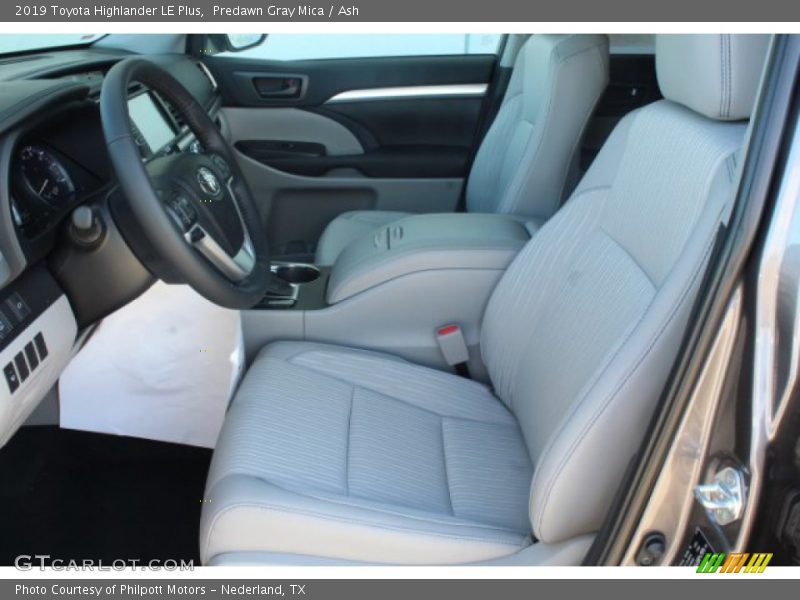 Predawn Gray Mica / Ash 2019 Toyota Highlander LE Plus