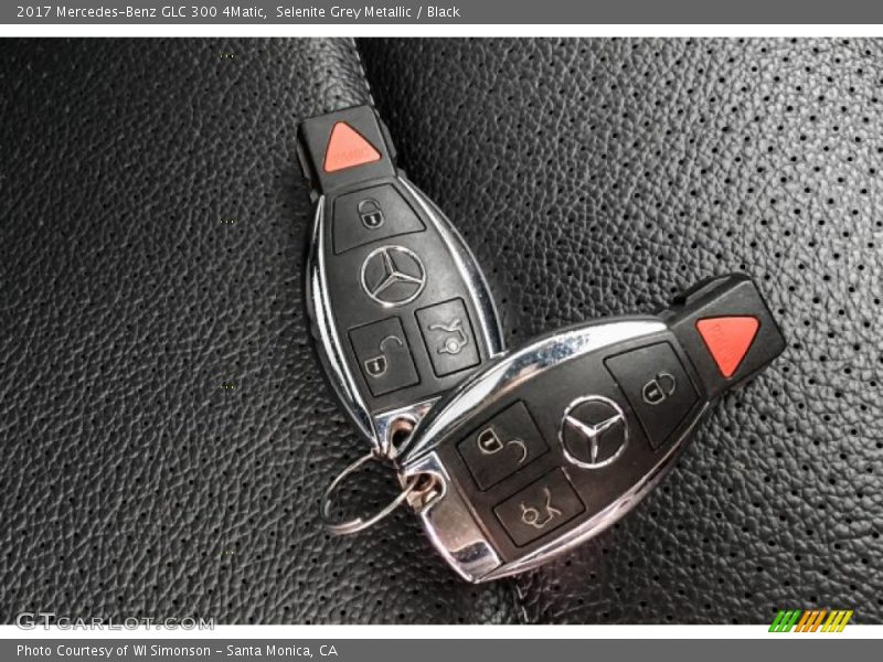 Selenite Grey Metallic / Black 2017 Mercedes-Benz GLC 300 4Matic