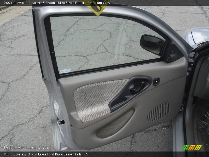 Ultra Silver Metallic / Medium Gray 2001 Chevrolet Cavalier LS Sedan
