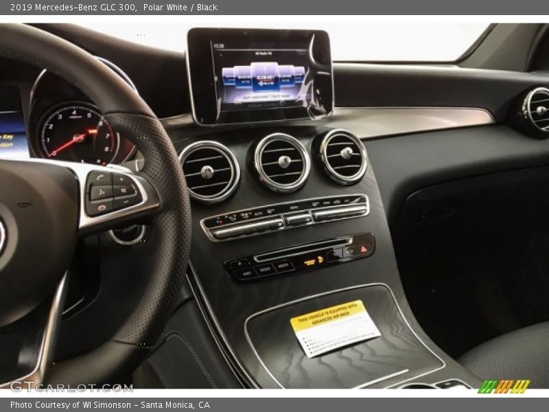 Polar White / Black 2019 Mercedes-Benz GLC 300