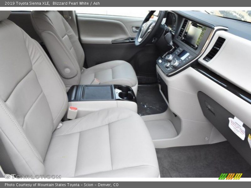 Blizzard Pearl White / Ash 2019 Toyota Sienna XLE