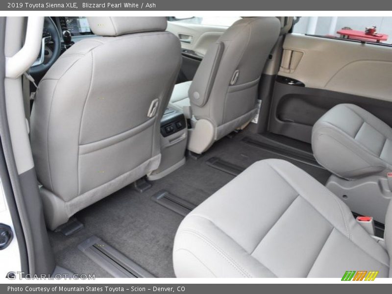 Blizzard Pearl White / Ash 2019 Toyota Sienna XLE