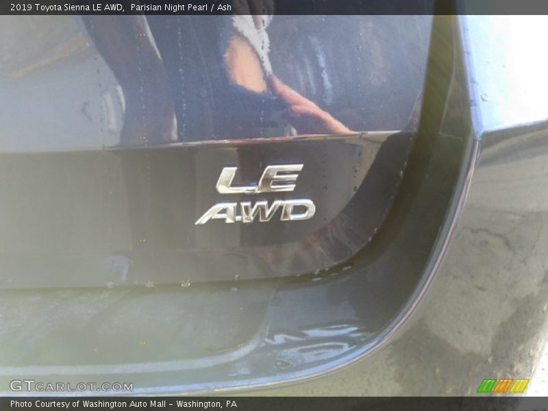 Parisian Night Pearl / Ash 2019 Toyota Sienna LE AWD
