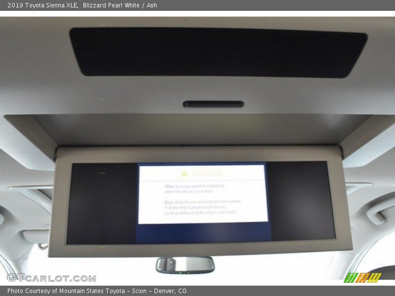 Blizzard Pearl White / Ash 2019 Toyota Sienna XLE