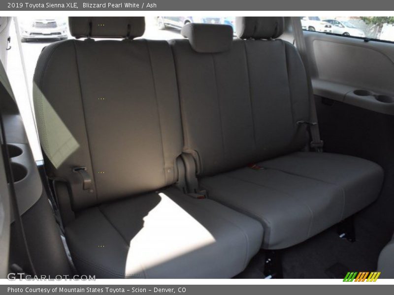 Blizzard Pearl White / Ash 2019 Toyota Sienna XLE