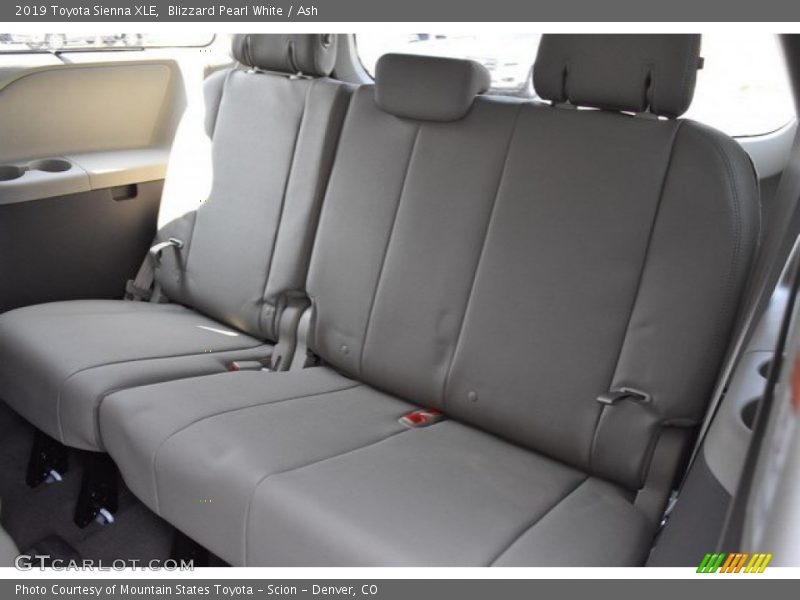 Blizzard Pearl White / Ash 2019 Toyota Sienna XLE