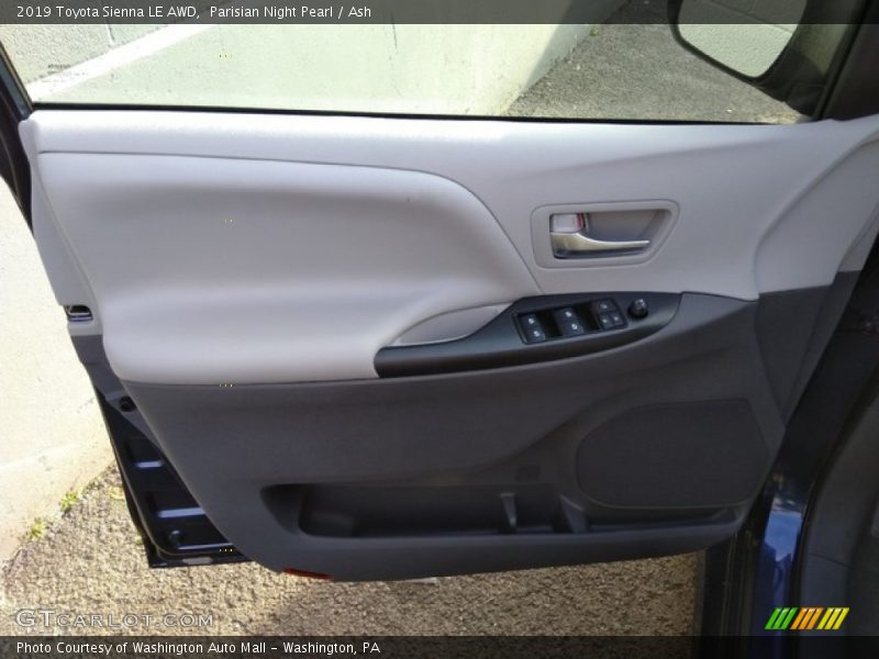 Parisian Night Pearl / Ash 2019 Toyota Sienna LE AWD