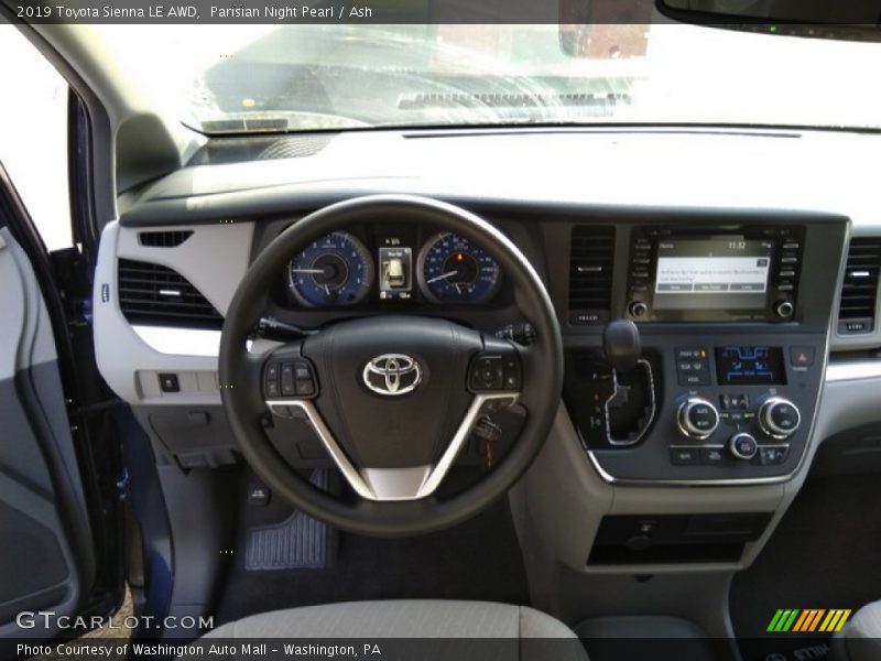 Parisian Night Pearl / Ash 2019 Toyota Sienna LE AWD