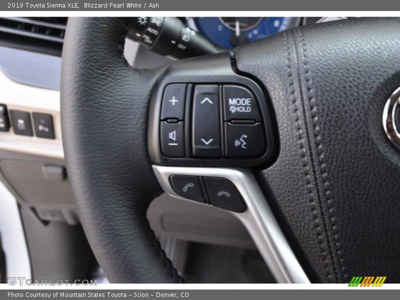 Blizzard Pearl White / Ash 2019 Toyota Sienna XLE