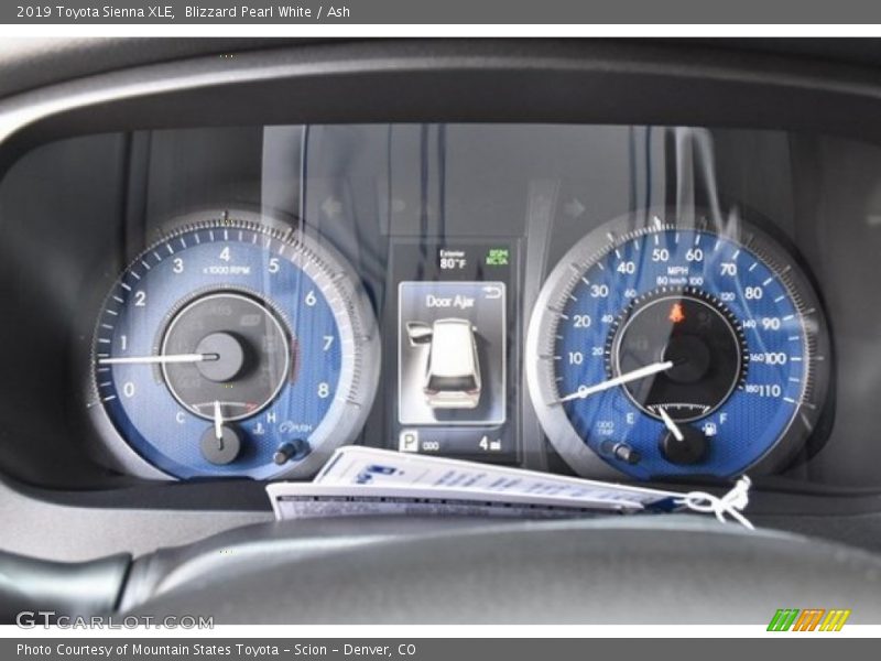 Blizzard Pearl White / Ash 2019 Toyota Sienna XLE