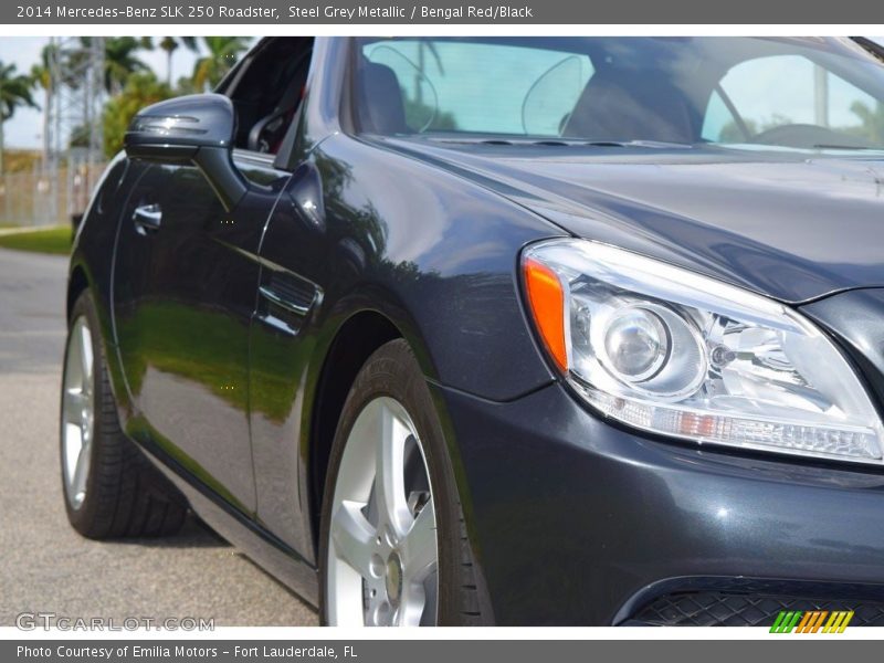 Steel Grey Metallic / Bengal Red/Black 2014 Mercedes-Benz SLK 250 Roadster