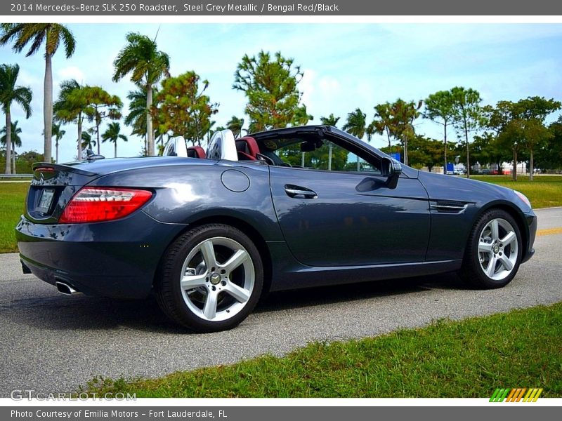 Steel Grey Metallic / Bengal Red/Black 2014 Mercedes-Benz SLK 250 Roadster