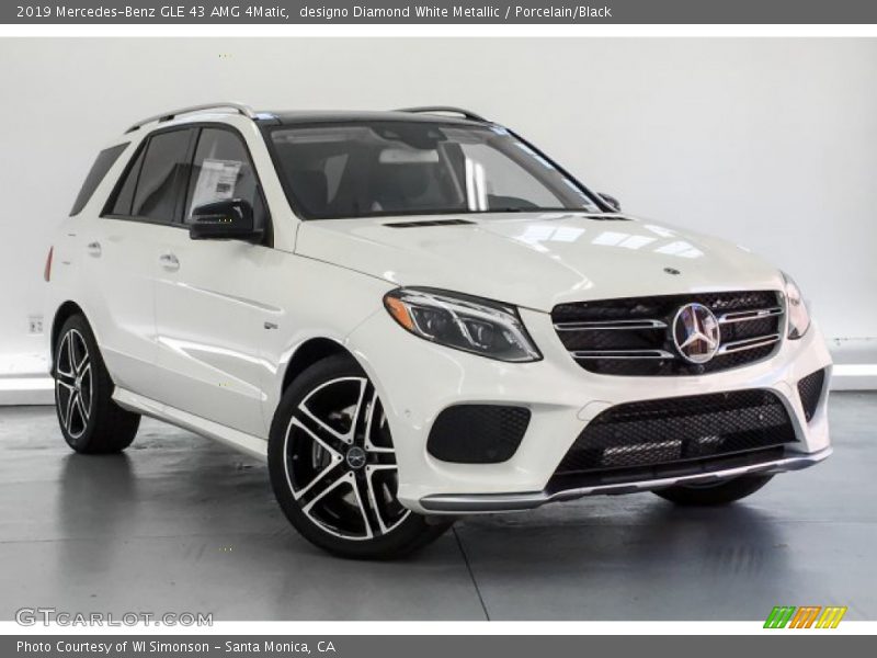 Front 3/4 View of 2019 GLE 43 AMG 4Matic