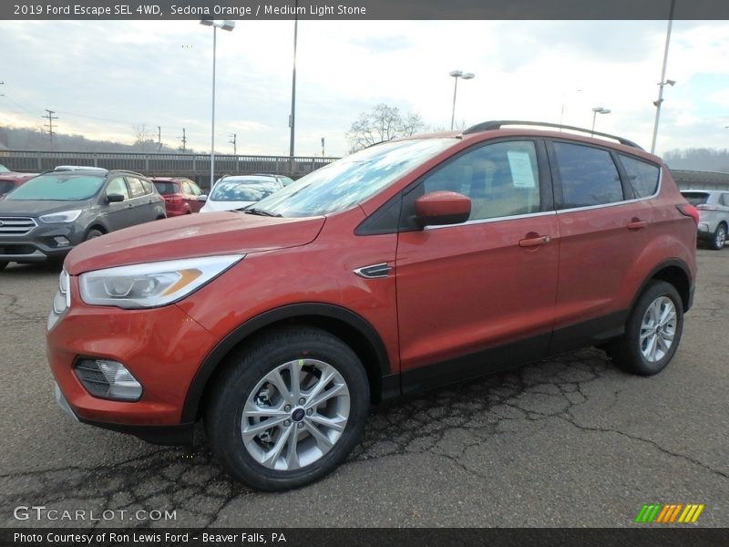 Front 3/4 View of 2019 Escape SEL 4WD