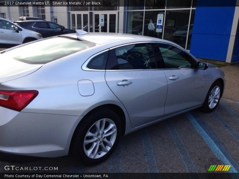 Silver Ice Metallic / Jet Black 2017 Chevrolet Malibu LT