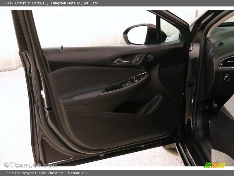Tungsten Metallic / Jet Black 2017 Chevrolet Cruze LT