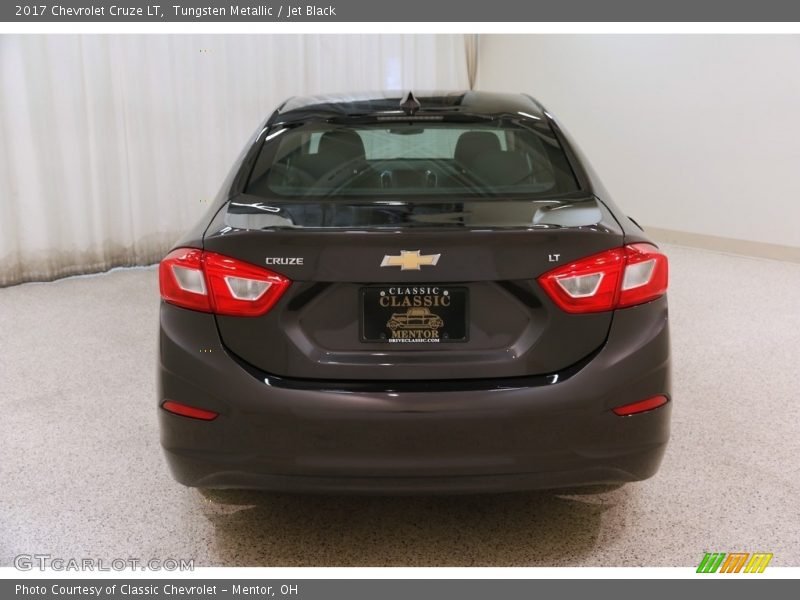 Tungsten Metallic / Jet Black 2017 Chevrolet Cruze LT