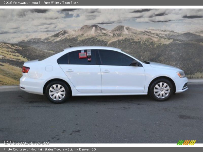 Pure White / Titan Black 2016 Volkswagen Jetta S