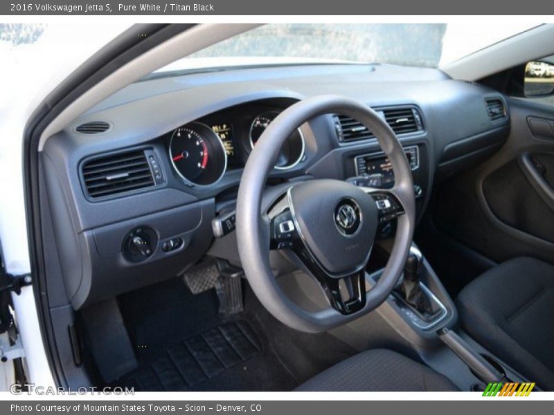 Pure White / Titan Black 2016 Volkswagen Jetta S
