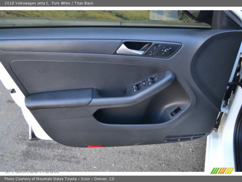 Pure White / Titan Black 2016 Volkswagen Jetta S