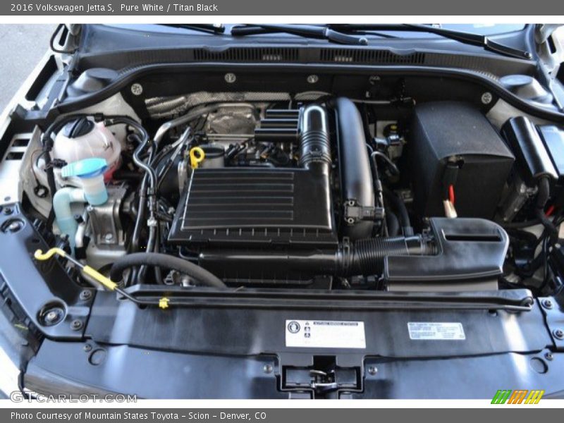 Pure White / Titan Black 2016 Volkswagen Jetta S
