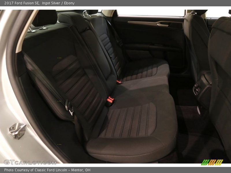 Ingot Silver / Ebony 2017 Ford Fusion SE