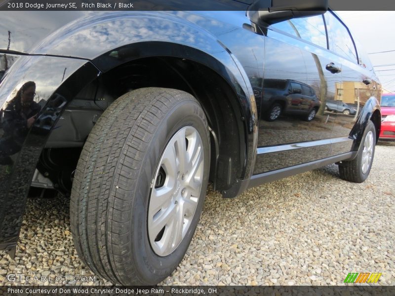 Pitch Black / Black 2018 Dodge Journey SE