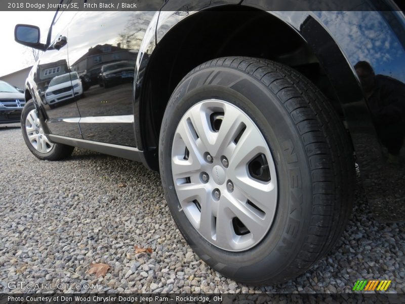 Pitch Black / Black 2018 Dodge Journey SE