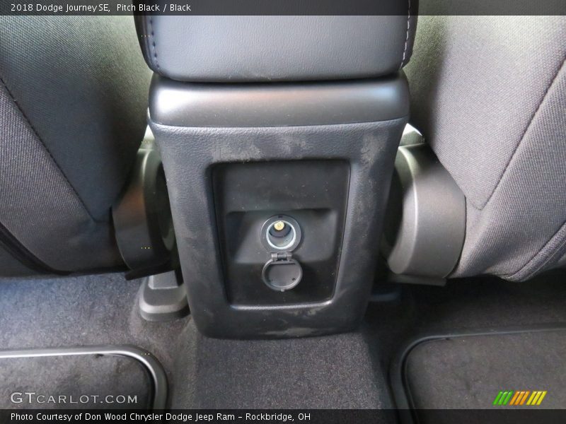 Pitch Black / Black 2018 Dodge Journey SE