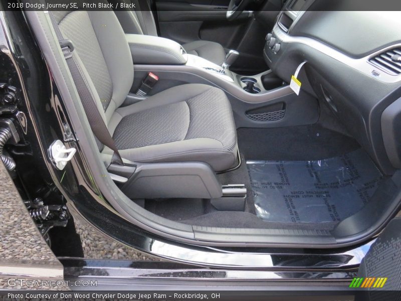 Pitch Black / Black 2018 Dodge Journey SE
