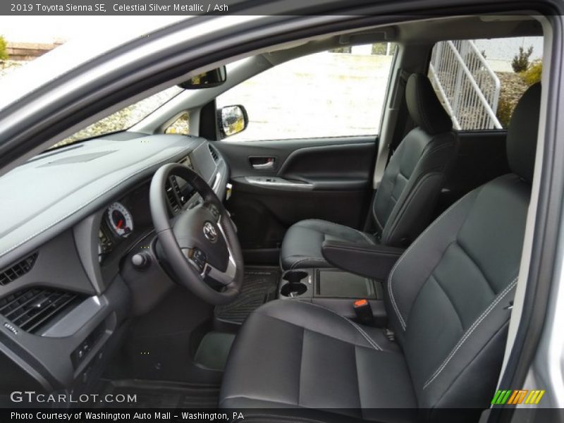Front Seat of 2019 Sienna SE