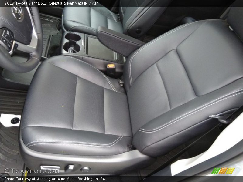 Front Seat of 2019 Sienna SE