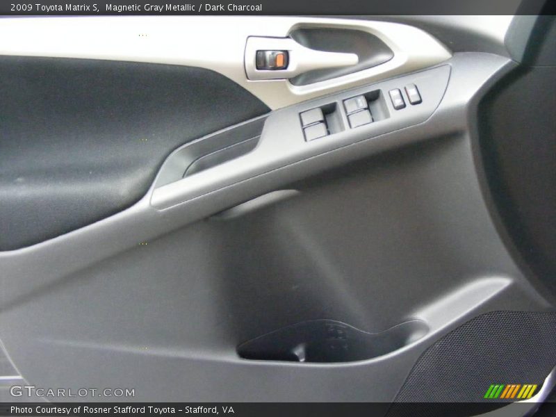 Magnetic Gray Metallic / Dark Charcoal 2009 Toyota Matrix S