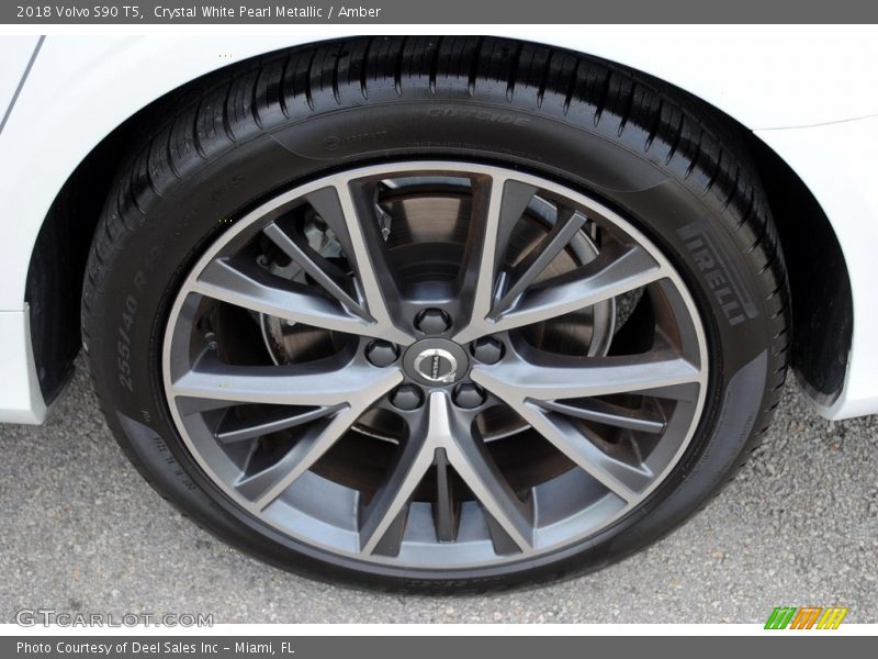 Crystal White Pearl Metallic / Amber 2018 Volvo S90 T5