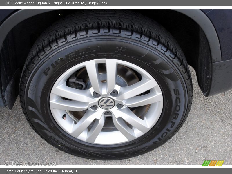 Night Blue Metallic / Beige/Black 2016 Volkswagen Tiguan S